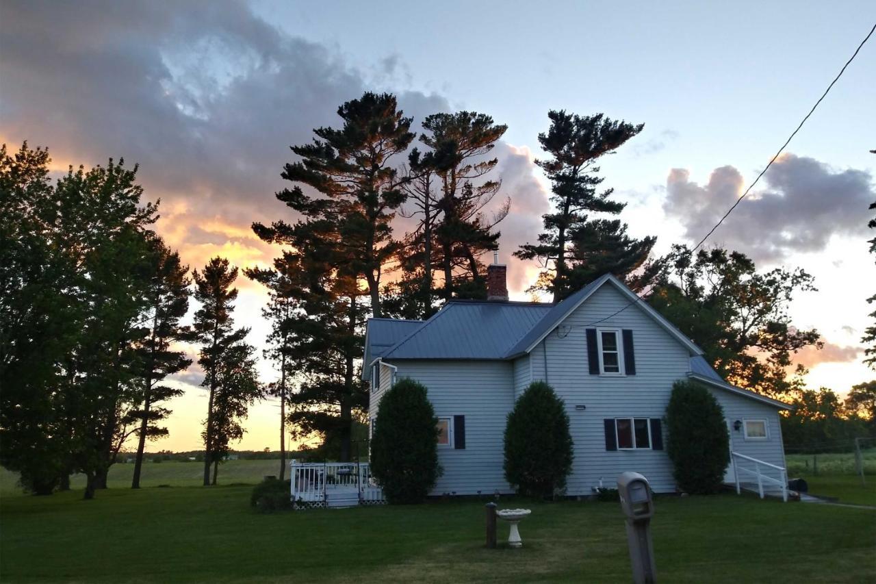 Quiet Farmhouse Retreat With Fire Pit - Pets Welcome Βίλα Milltown Εξωτερικό φωτογραφία