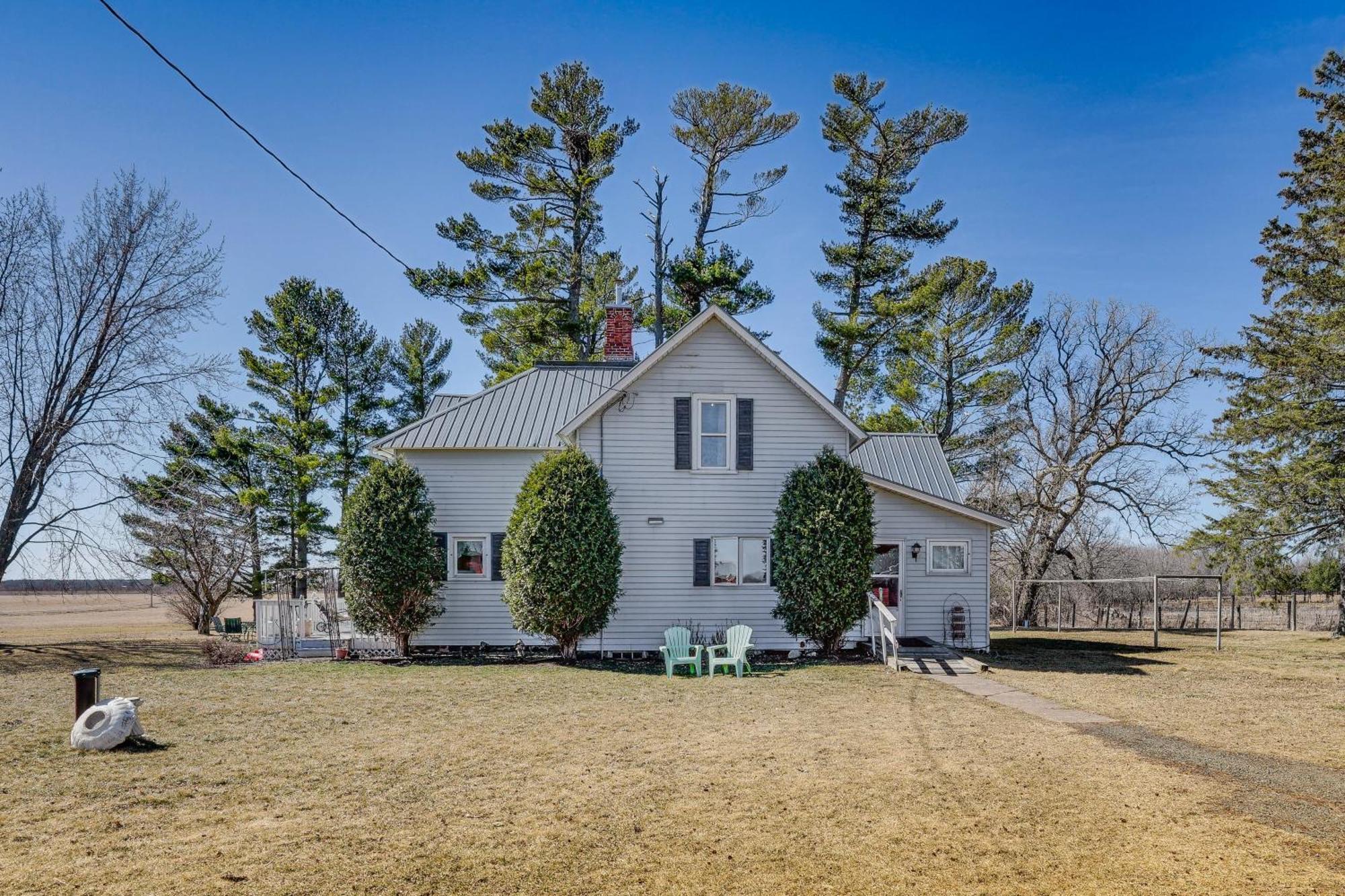 Quiet Farmhouse Retreat With Fire Pit - Pets Welcome Βίλα Milltown Εξωτερικό φωτογραφία